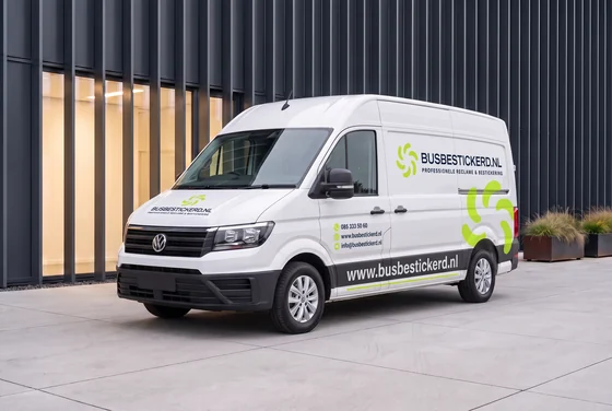Voorbeeldontwerp pakket Groot op een bestelwagen