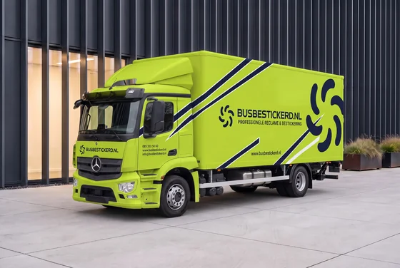 Voorbeeldontwerp pakket Car-wrap op een vrachtwagen