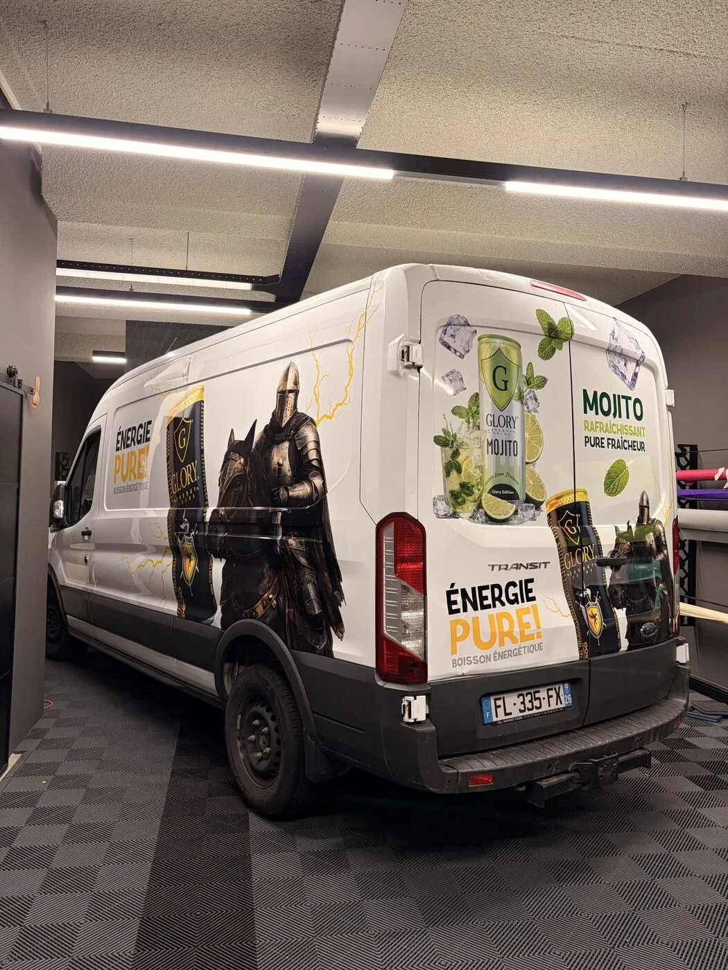 Bestelwagen Glory Energy met opvallend op maat ontworpen design in huisstijl