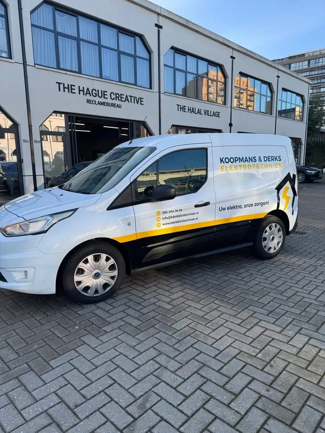 Bestelauto Koopmans & Derks Elektrotechniek: Creative-pakket — Ford Transit Connect